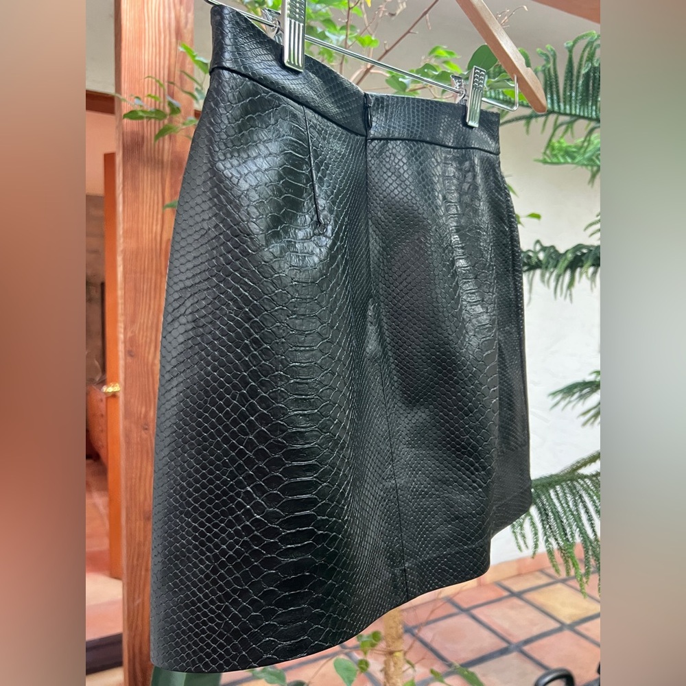 Wilfred Black Faux leather Textured Mini Skirt